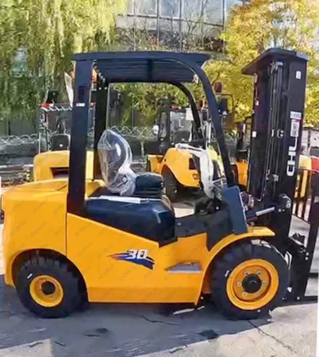 Вилочный дизельный автопогрузчик CHL 3,0 тонн с китайским двигателем — изображение 3