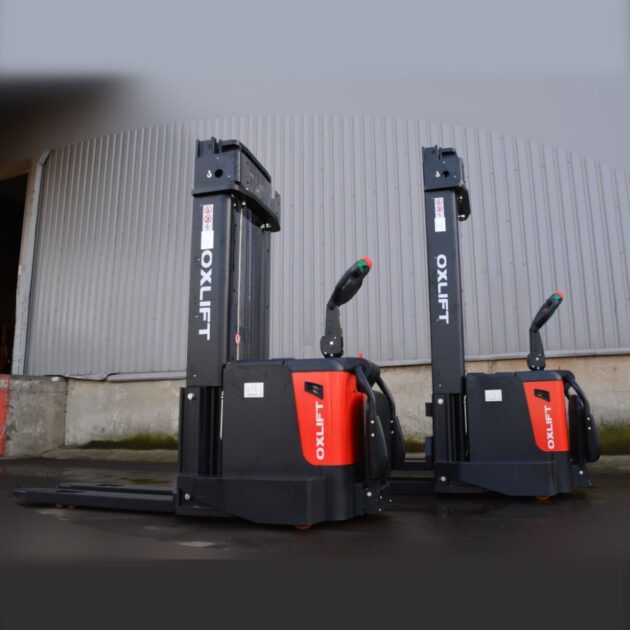 Самоходный Штабелер с Платформой для Оператора OXLIFT BX15 Lion 4600 мм — изображение 5