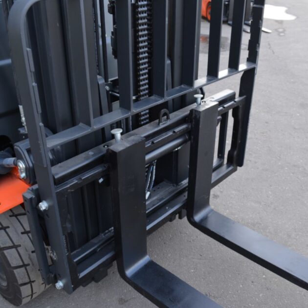 Электрический погрузчик OXLIFT RX 2045 4,5 М — изображение 10