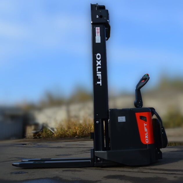 Самоходный Штабелер  с Платформой для Оператора OXLIFT BX15 Lion 5500 мм — изображение 5