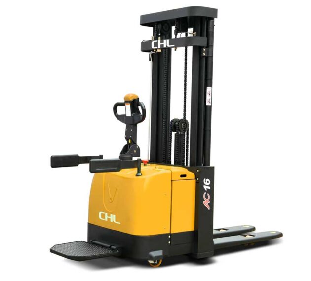 Штабелер электрический самоходный с платформой CHL CDD16-D930 1,6 т 4 м